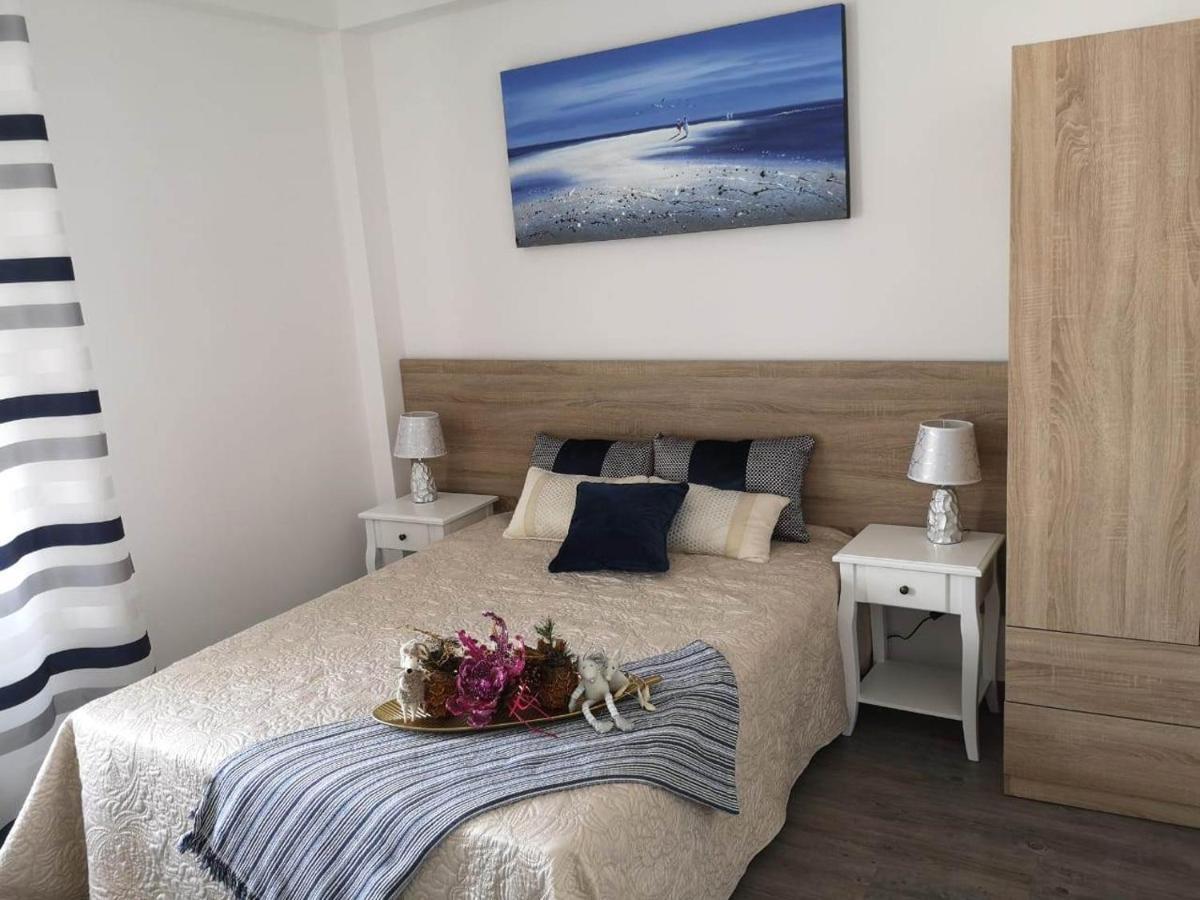 Beachfront Modern And Spacious Apartment Torrevieja Exterior photo